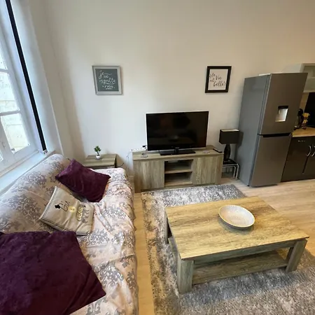 2 Vue Du Chateau D'excideuil Apartment *