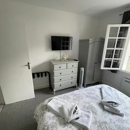 2 Vue Du Chateau D'excideuil Apartment